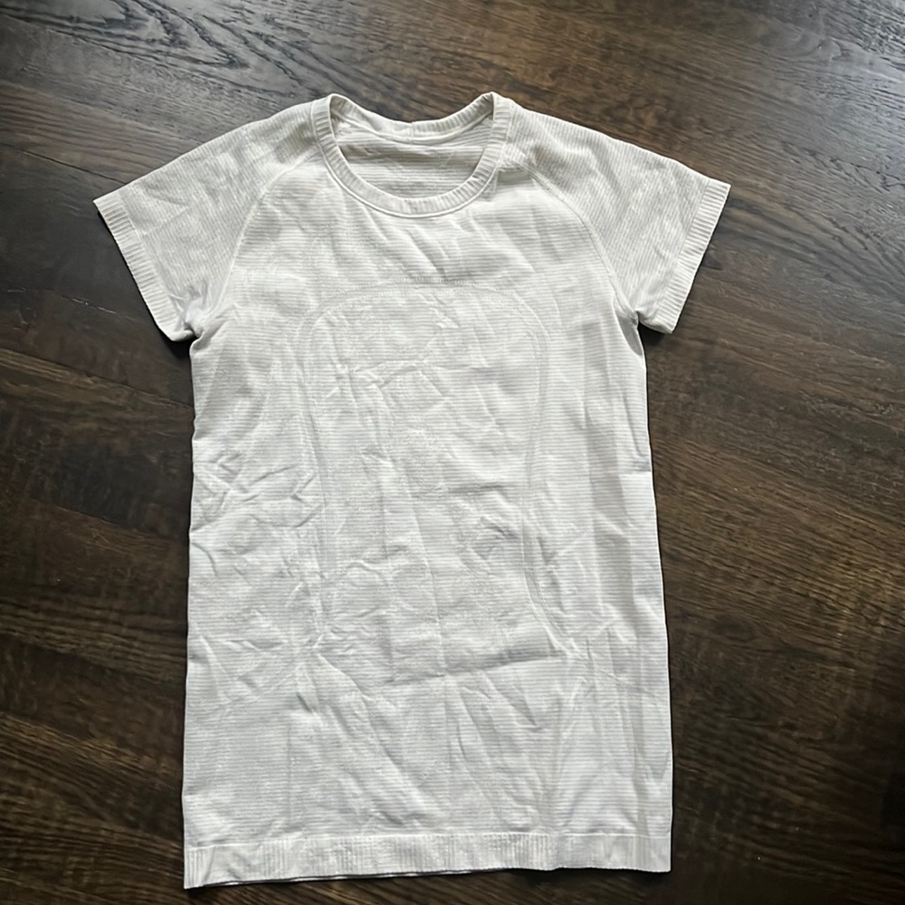 Off white Lululemon short sleeve flower pattern